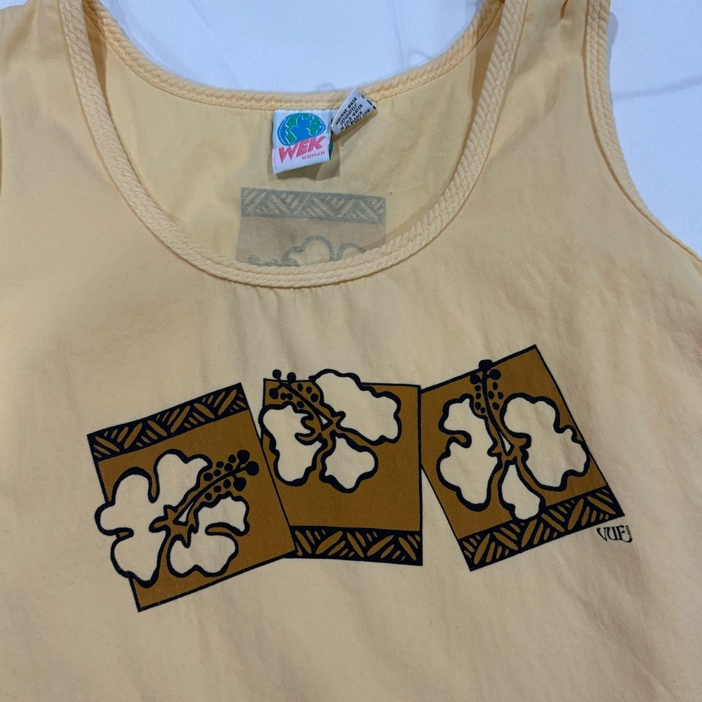Vue Hawaii Women’s Hibiscus Tank Top— Medium - Picture 2 of 4
